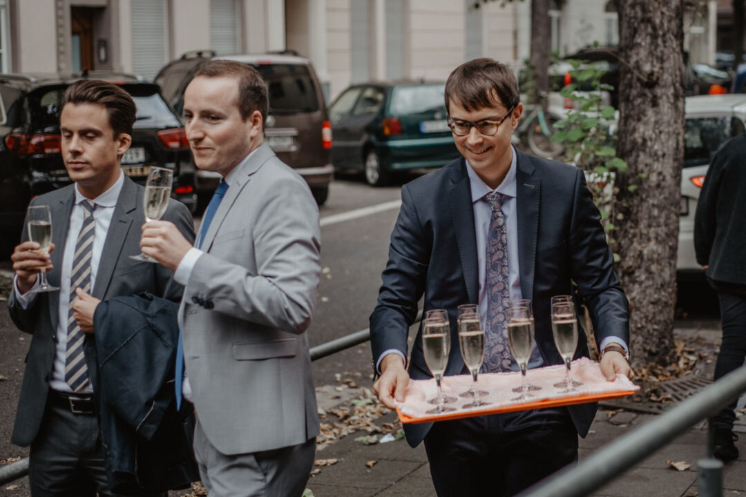 Sektempfang bei gleichgeschlechtlicher Hochzeit in Köln