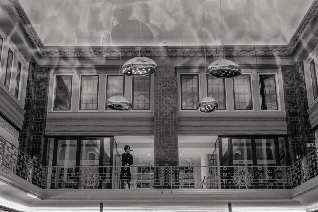 Bühnenmoment auf Galerie bei Hochzeitsfeier