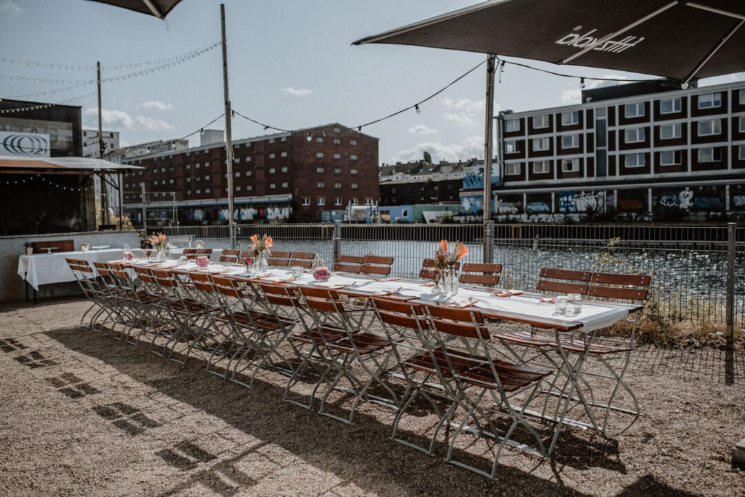 Hochzeitstafel am Wasser in Dortmund