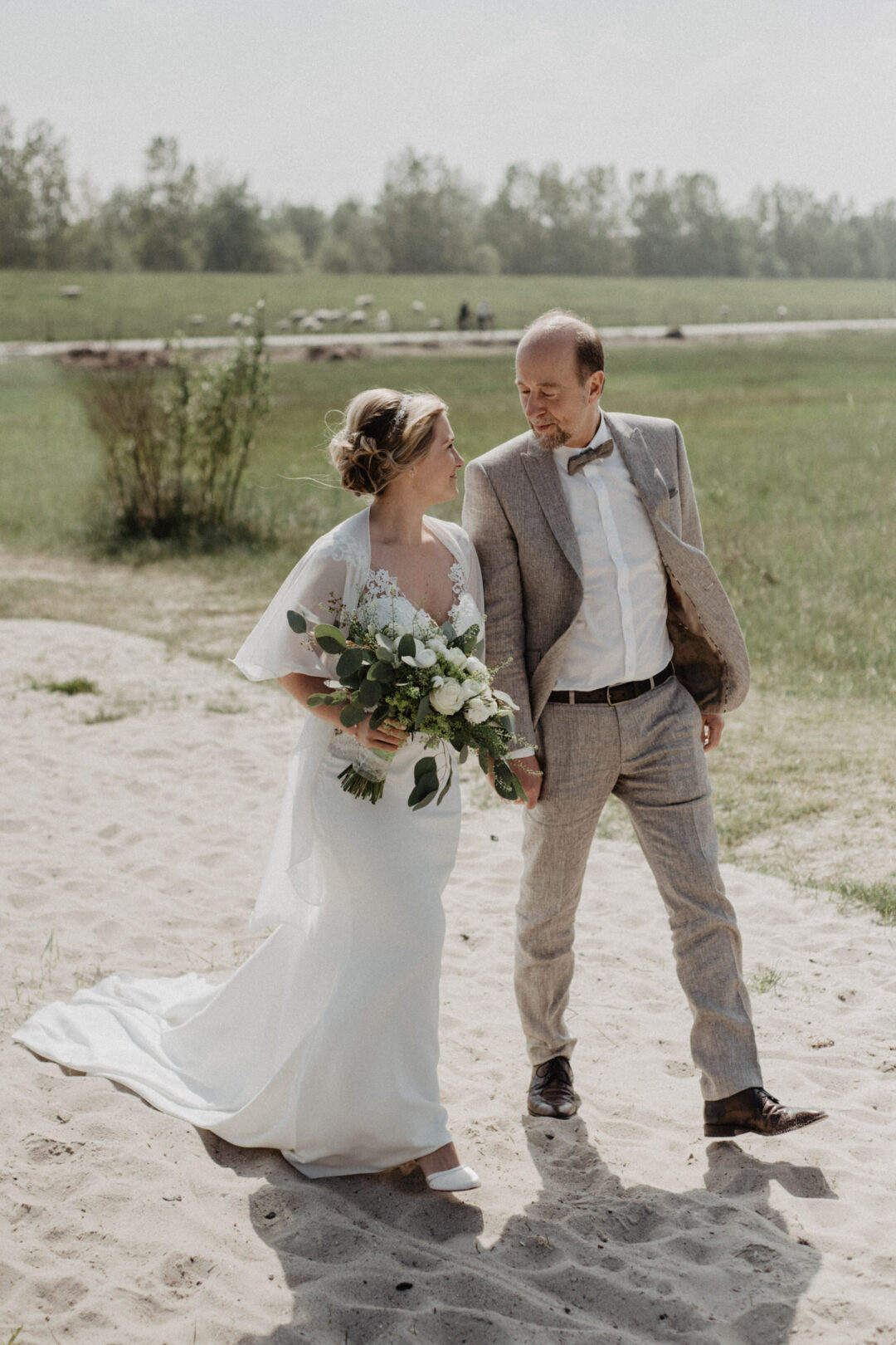 Braut und Vater Einzug zur Trauung