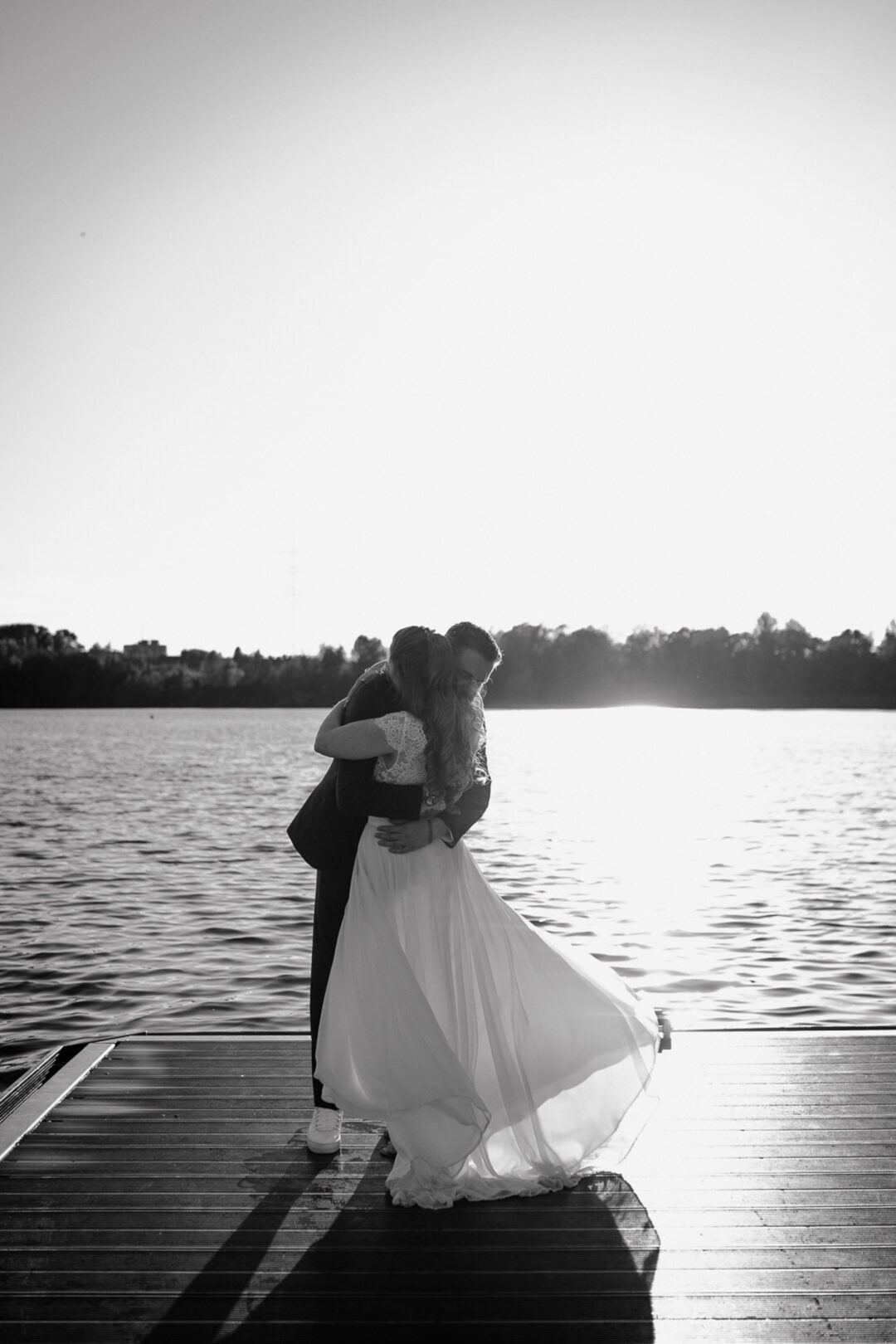 Hochzeitstanz am Sandhofsee bei Dämmerung