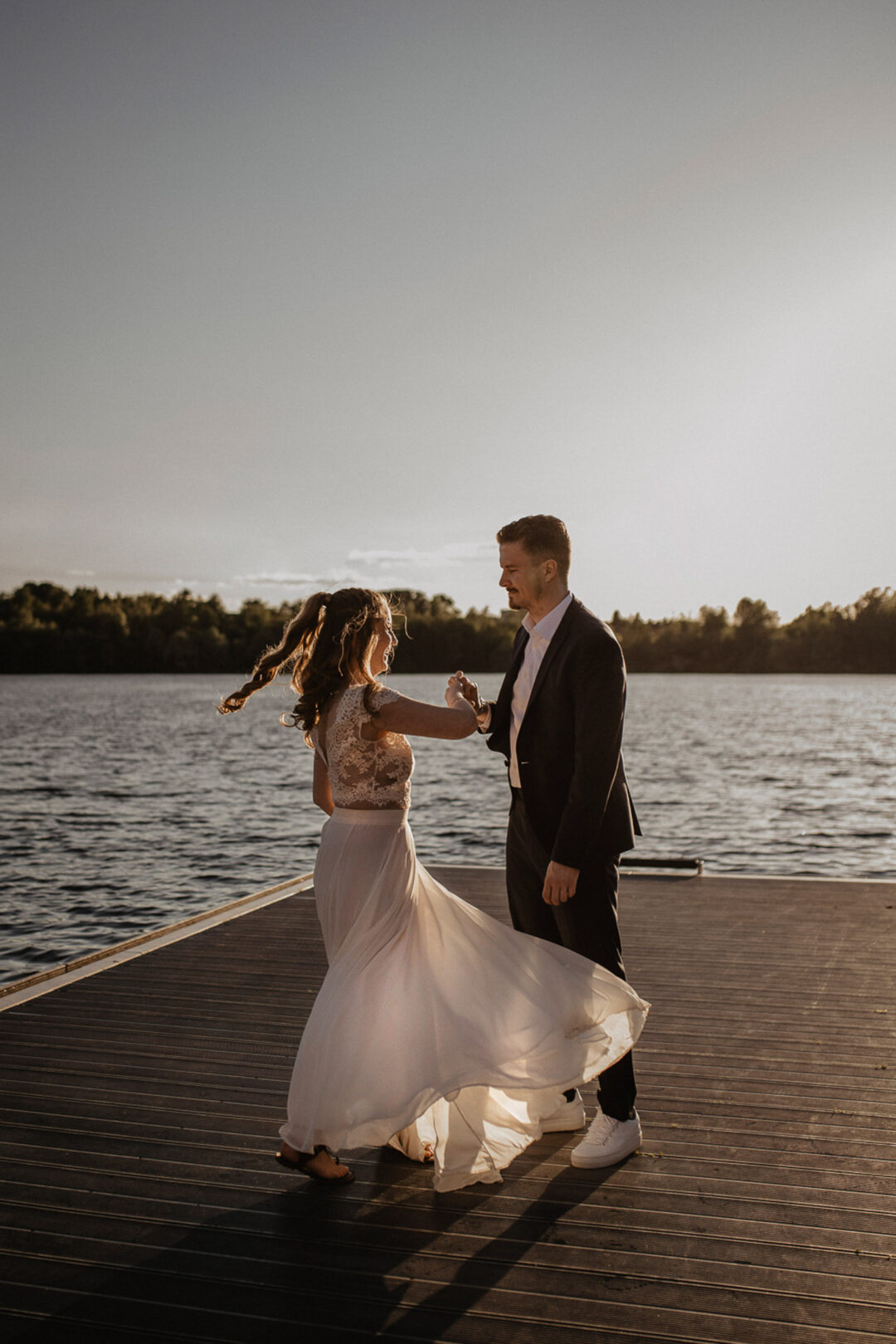 Hochzeitstanz bei Sonnenuntergang