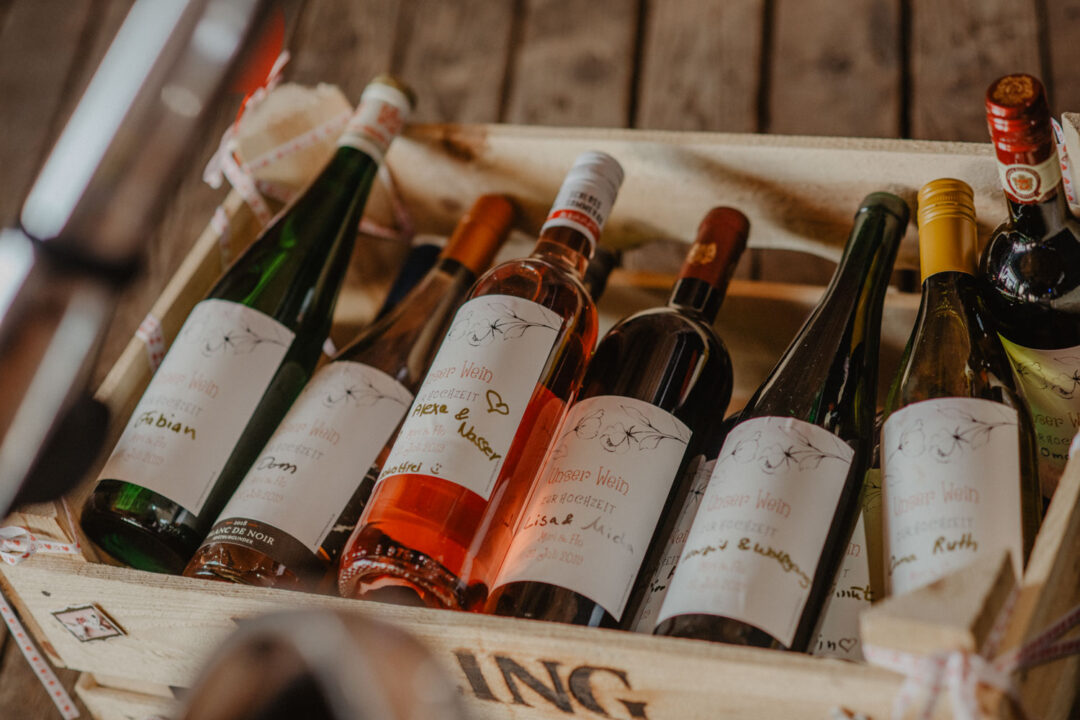 Personalisierte Weinflaschen als Hochzeitsgeschenk