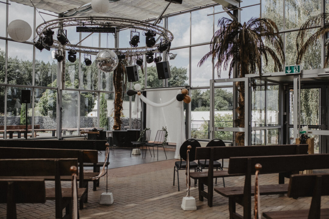 Trauung unter Palmen im Kraftwerk Relax – Industrial meets Urban Jungle